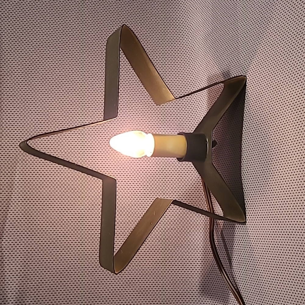 Black Metal 8" Star Accent Windowsill Light